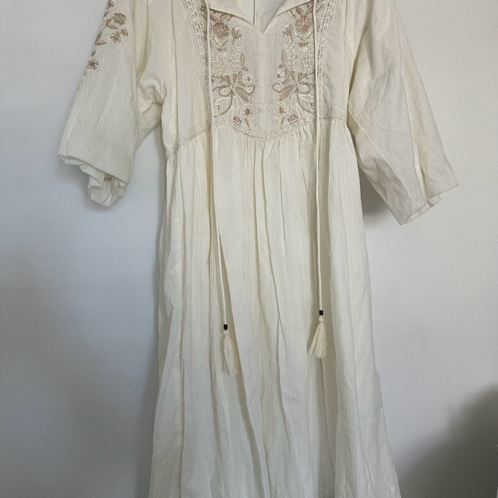 Black Tape Cream Embroidered Maxi Dress